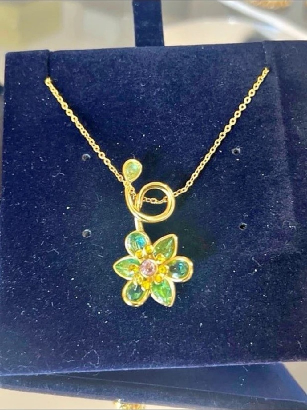 3D floral pendant 14kt gold plated necklace with Swarovski elements #536